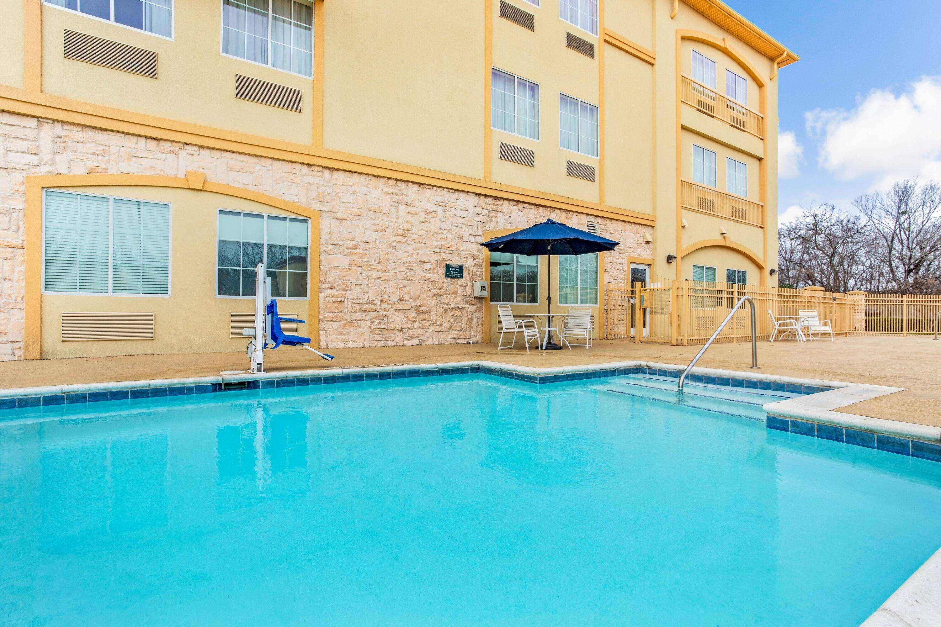 La Quinta By Wyndham Ennis Hotel Kültér fotó